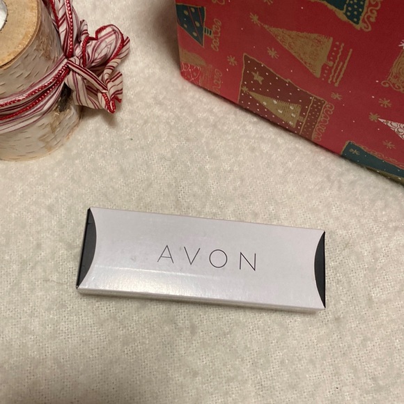 Avon Watch - Picture 2 of 3